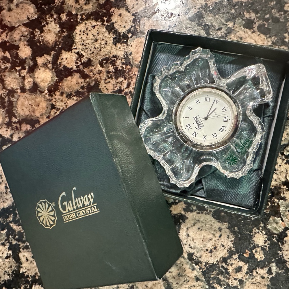 Galway Irish crystal shamrock clock - vintage